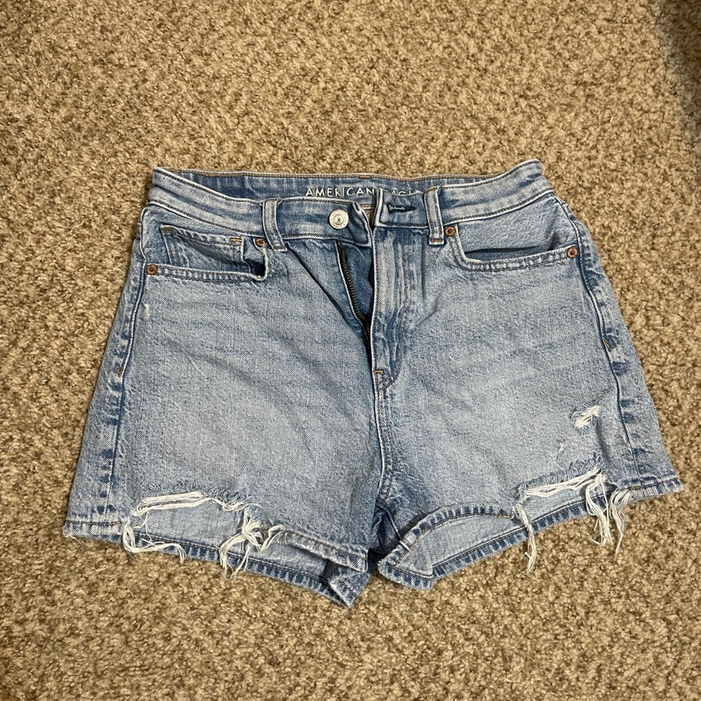 American eagle mom short